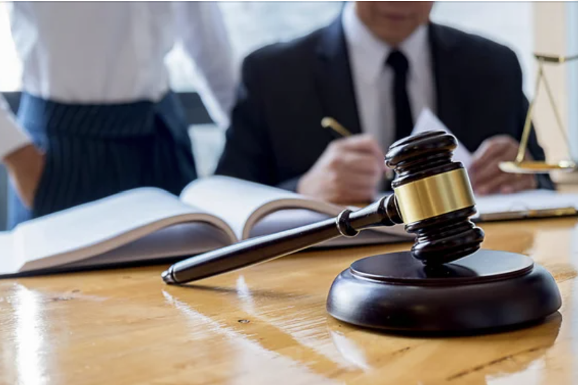 criminal defense firm nyc- two lawyers in meeting