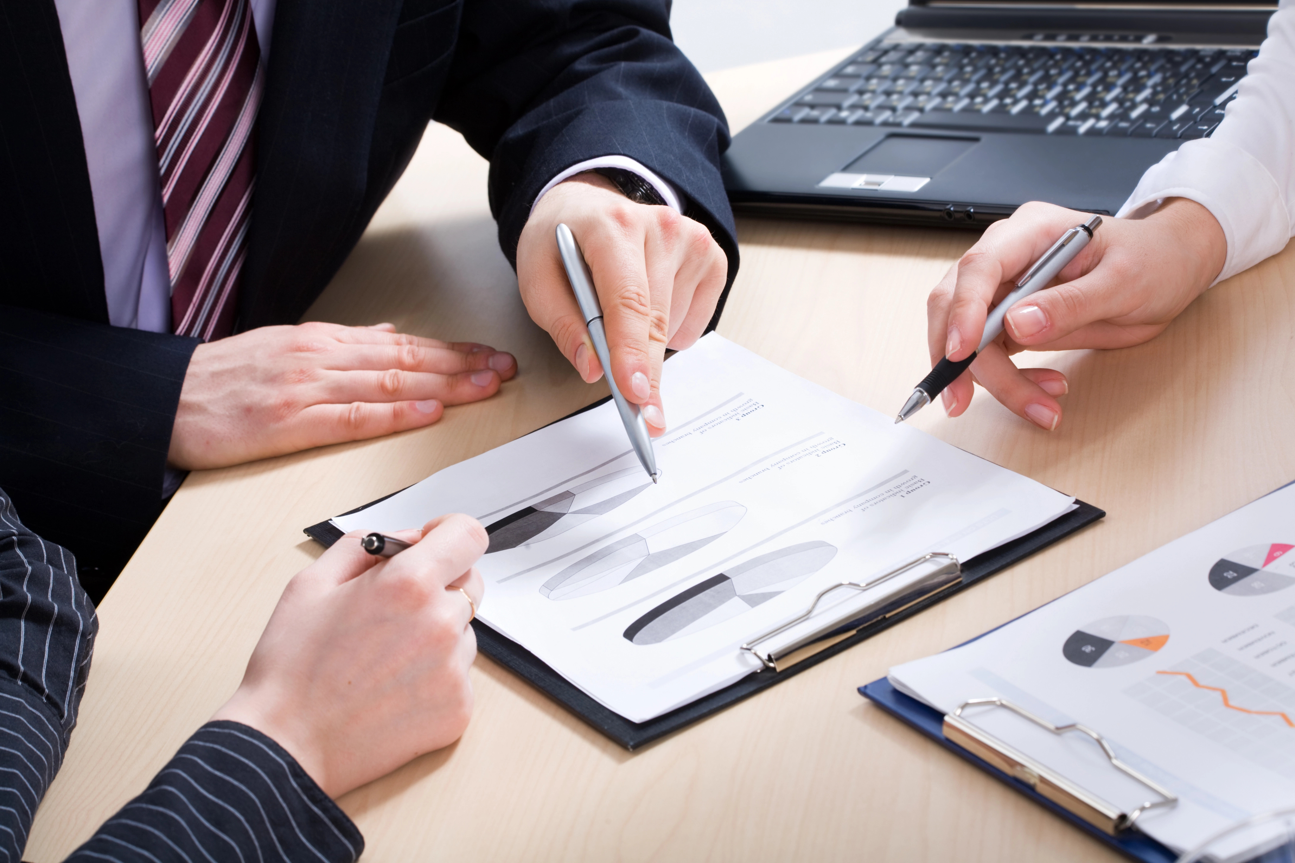 Assault Lawyers in NYC in a meeting during a trial